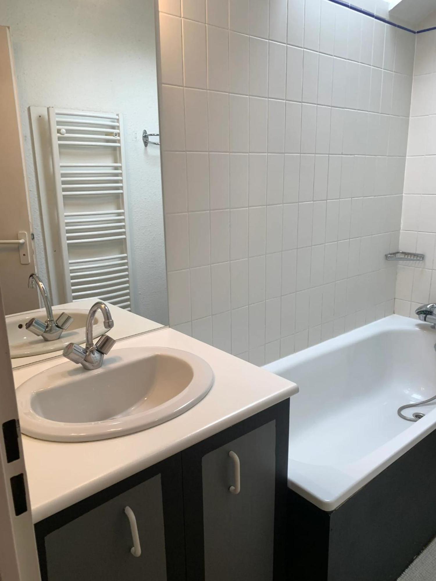 Appartement Charmant A Bagneres De Bigorre 56 M² Avec Balcon Buitenkant foto